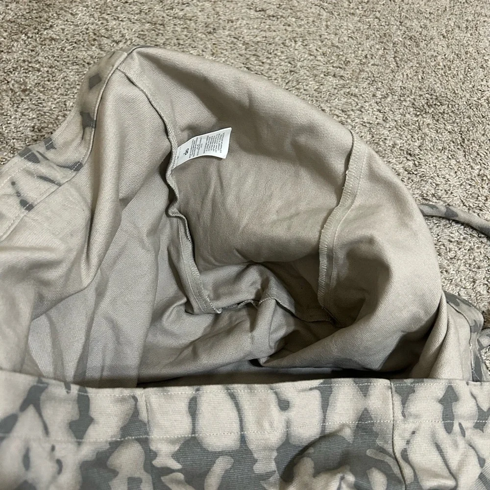 NWT Alo Yoga Iconic Shopper Tote Bag Grey Tiedye Cotton OS Canvas Travel Gym Run